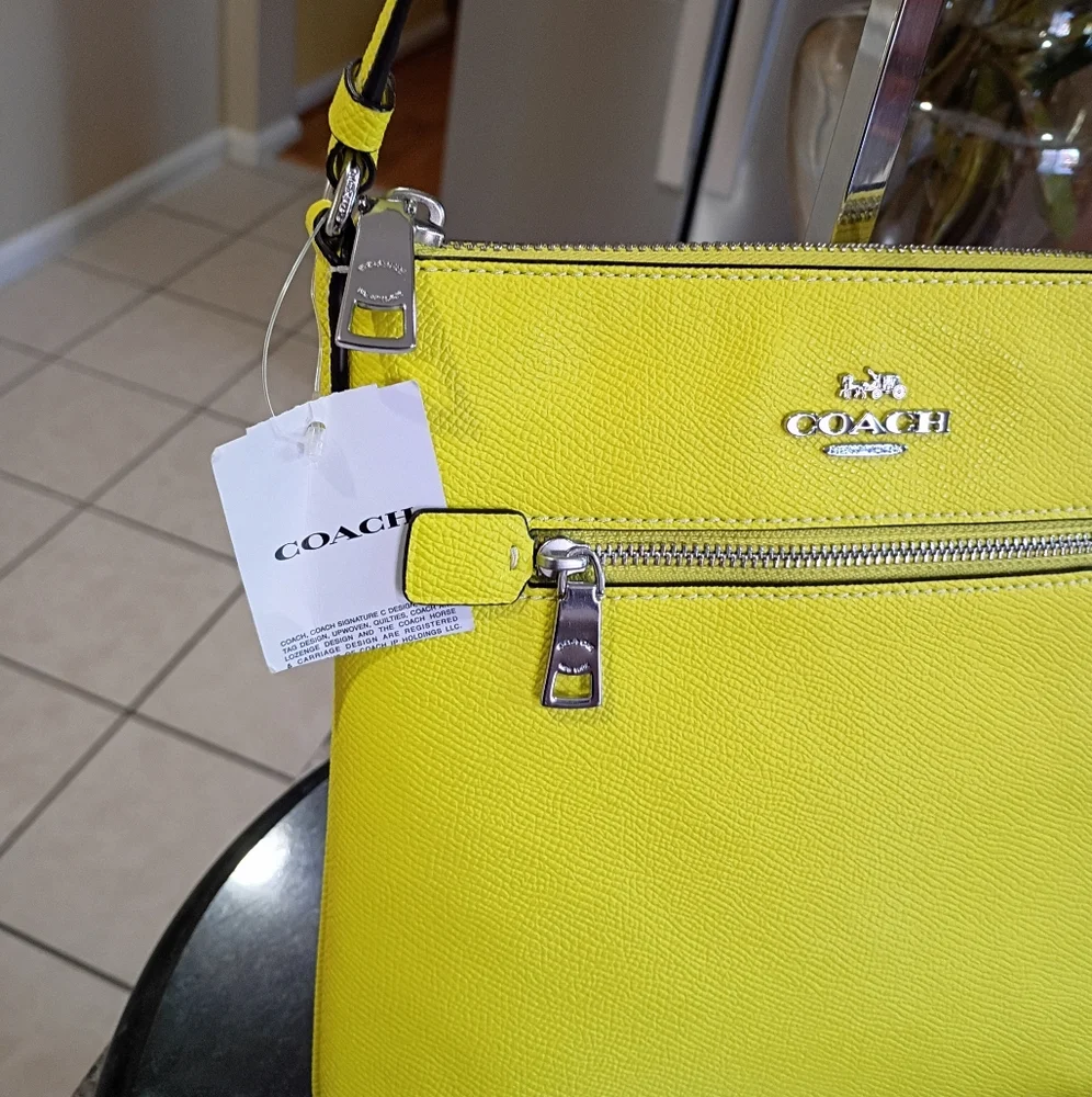 NWT COACH Mini Rowan crossbody purse
